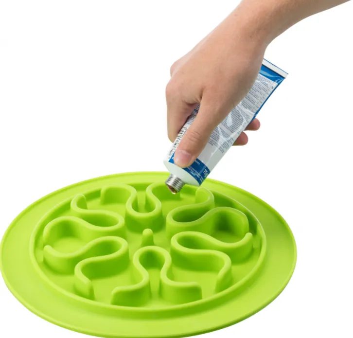 קערה להאכלה איטית מסיליקון גמיש וקל לניקוי